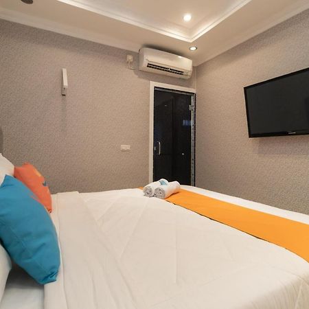 Sans Hotel Beauty Palembang Exterior photo