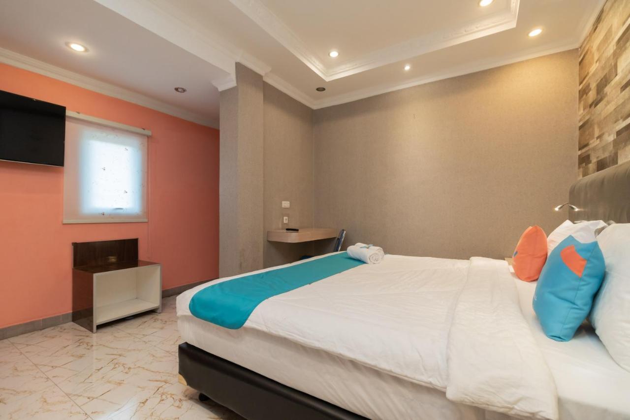 Sans Hotel Beauty Palembang Exterior photo