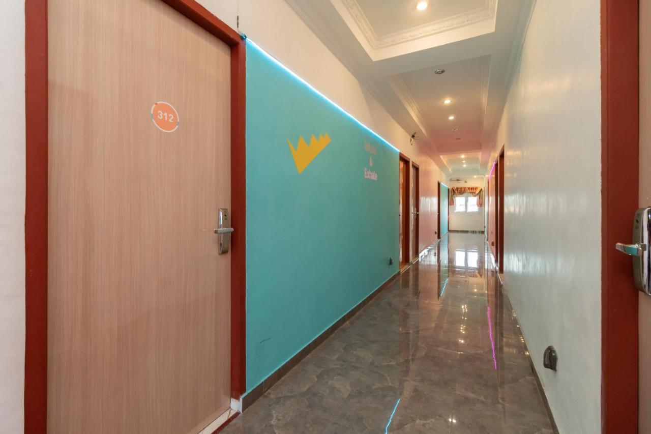Sans Hotel Beauty Palembang Exterior photo