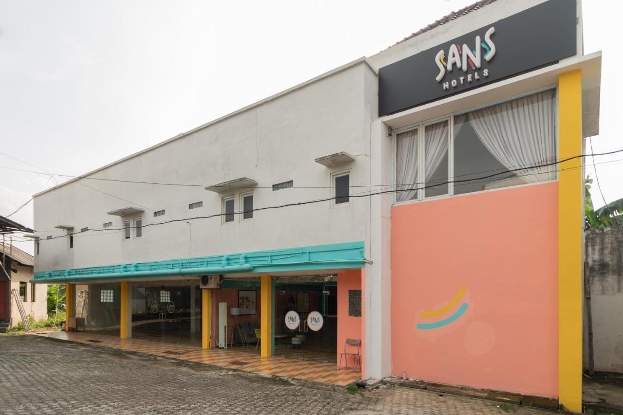 Sans Hotel Beauty Palembang Exterior photo